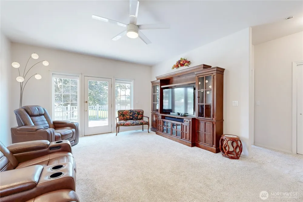 1916 SE Clover Court College Place, WA 99324