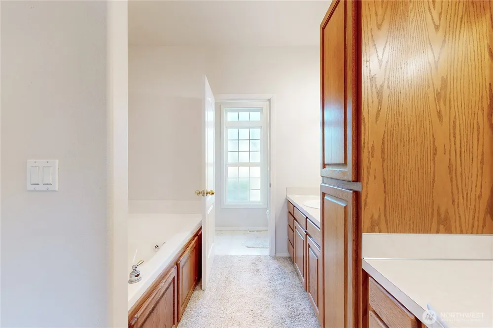 1916 SE Clover Court College Place, WA 99324
