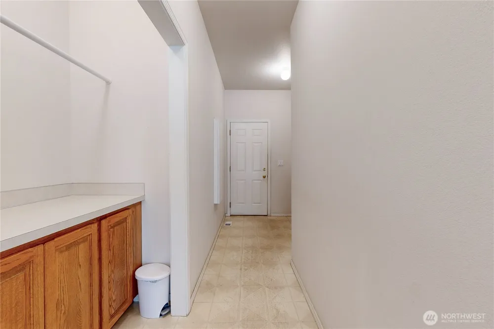 1916 SE Clover Court College Place, WA 99324