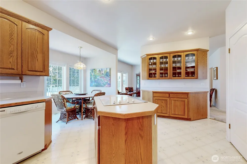 1916 SE Clover Court College Place, WA 99324