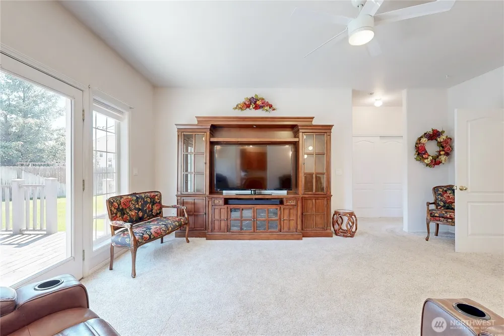 1916 SE Clover Court College Place, WA 99324