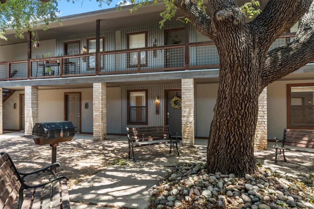 1348 S 12th Street Waco, TX 76706
