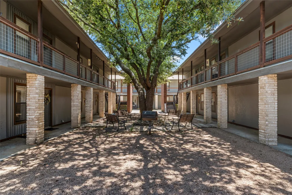 1348 S 12th Street Waco, TX 76706