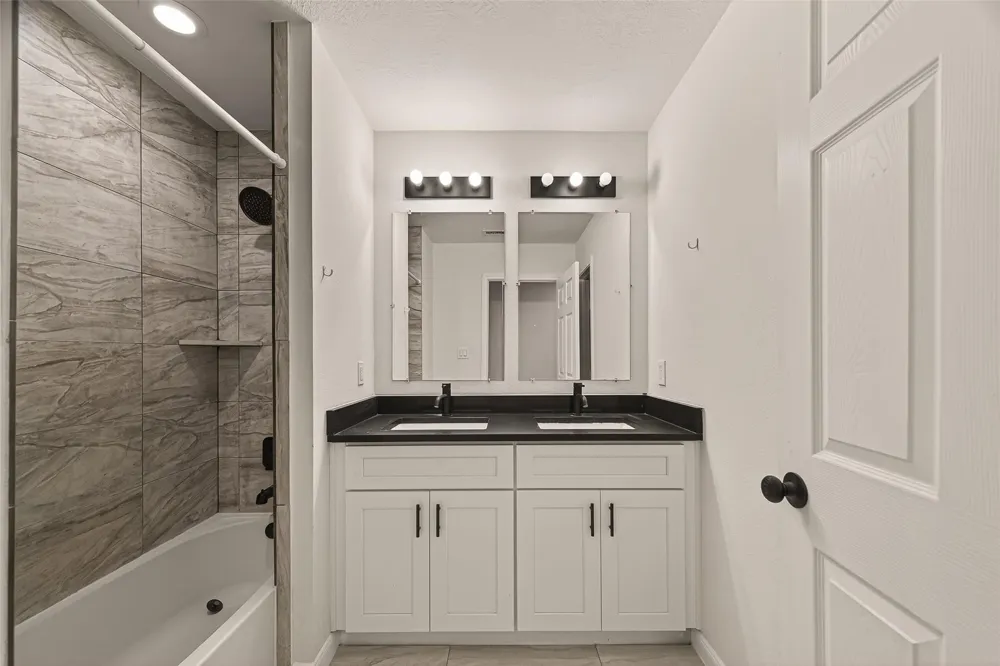 4302 Hirsch Road #B Houston, TX 77026