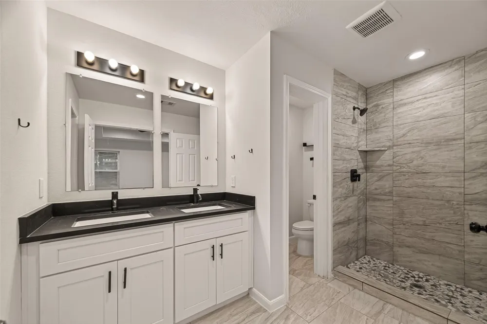 4302 Hirsch Road #B Houston, TX 77026
