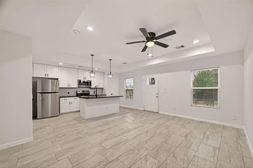 4302 Hirsch Road #B Houston, TX 77026