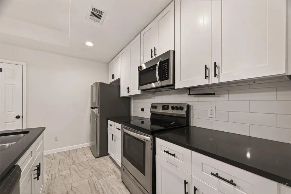 4302 Hirsch Road #B Houston, TX 77026