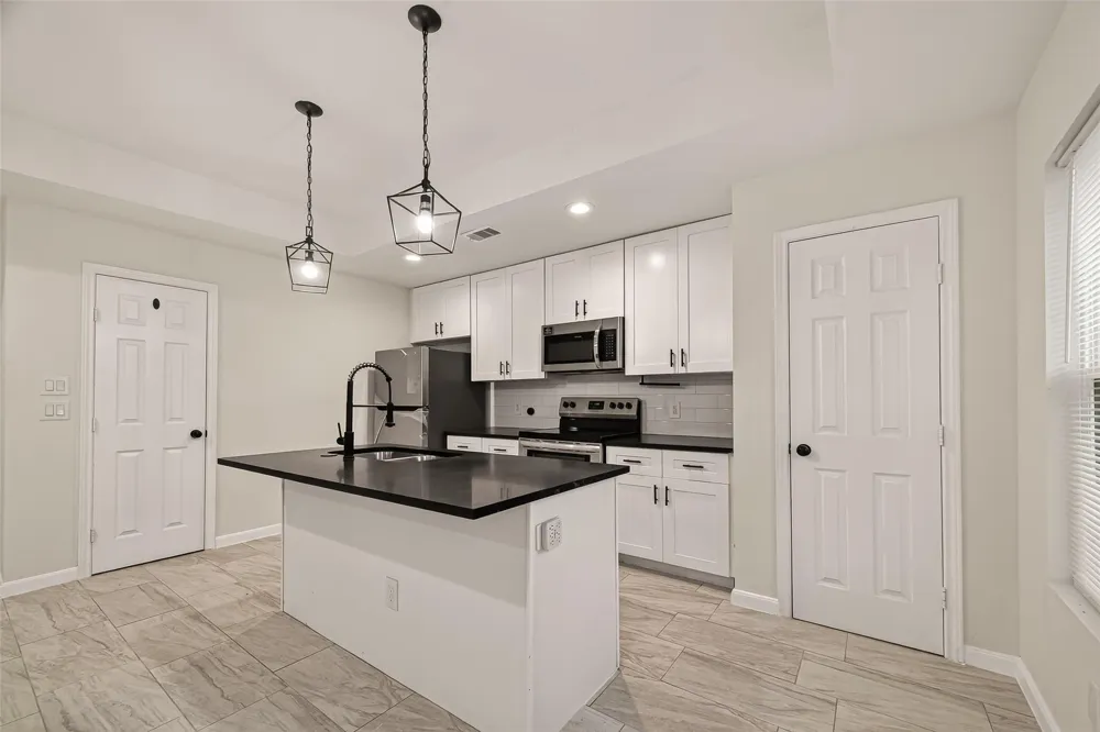 4302 Hirsch Road #B Houston, TX 77026