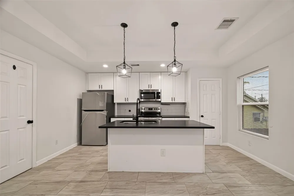 4302 Hirsch Road #B Houston, TX 77026