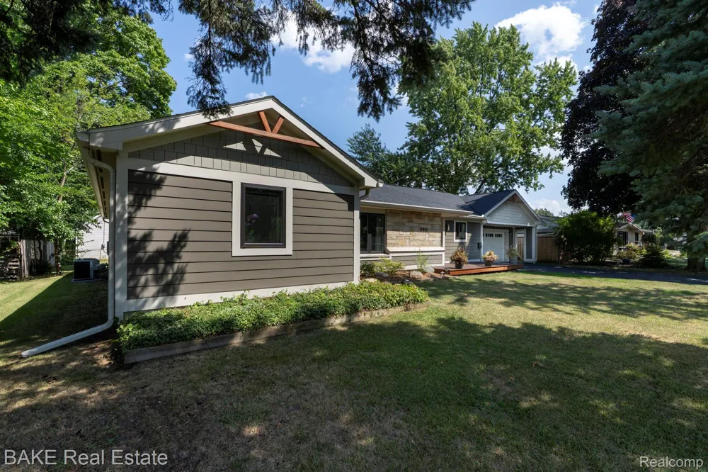 590 Sheldon Road Plymouth City, MI 48170