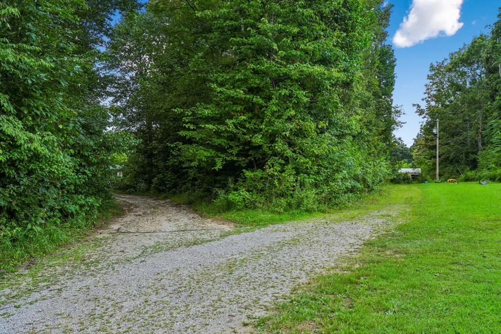 2010 Rock Rd Morrison, TN 37357
