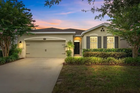 736 E VICTORIA TRAILS BOULEVARD