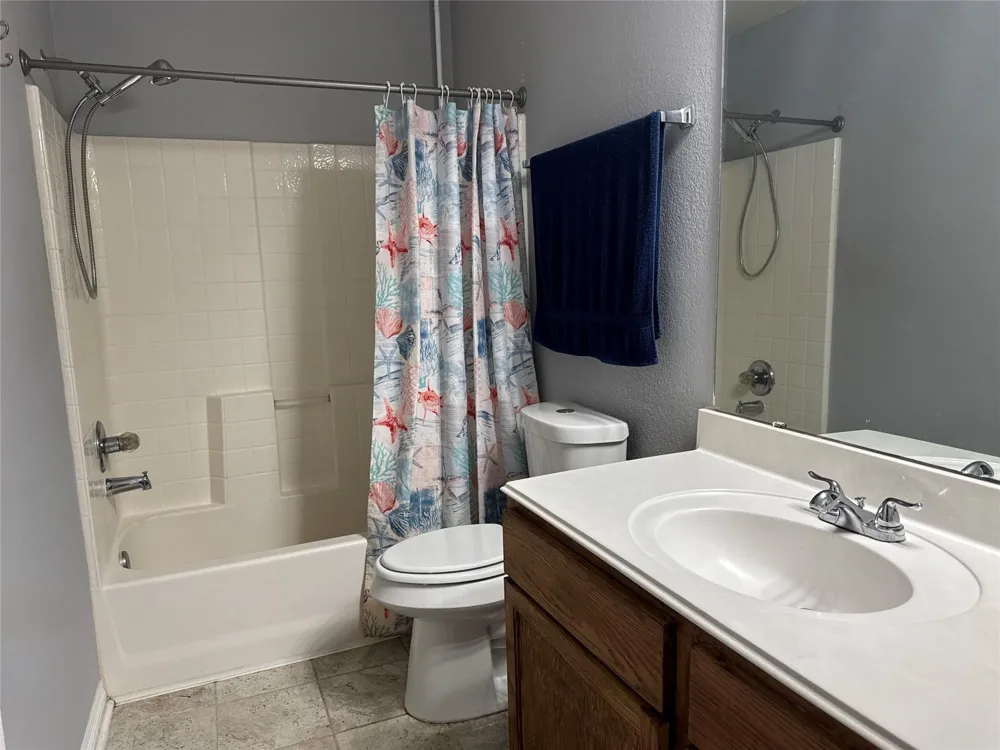 5427 Chase Wood Drive Bacliff, TX 77518