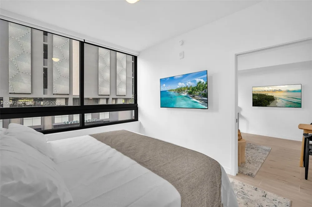 225 Miami Ave #210 Miami, FL 33128