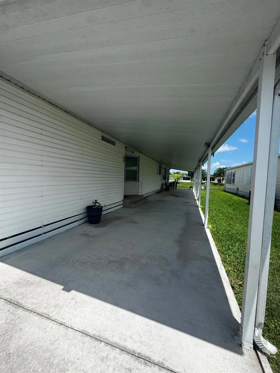 6732 Sinsonte Court Fort Pierce, FL 34951