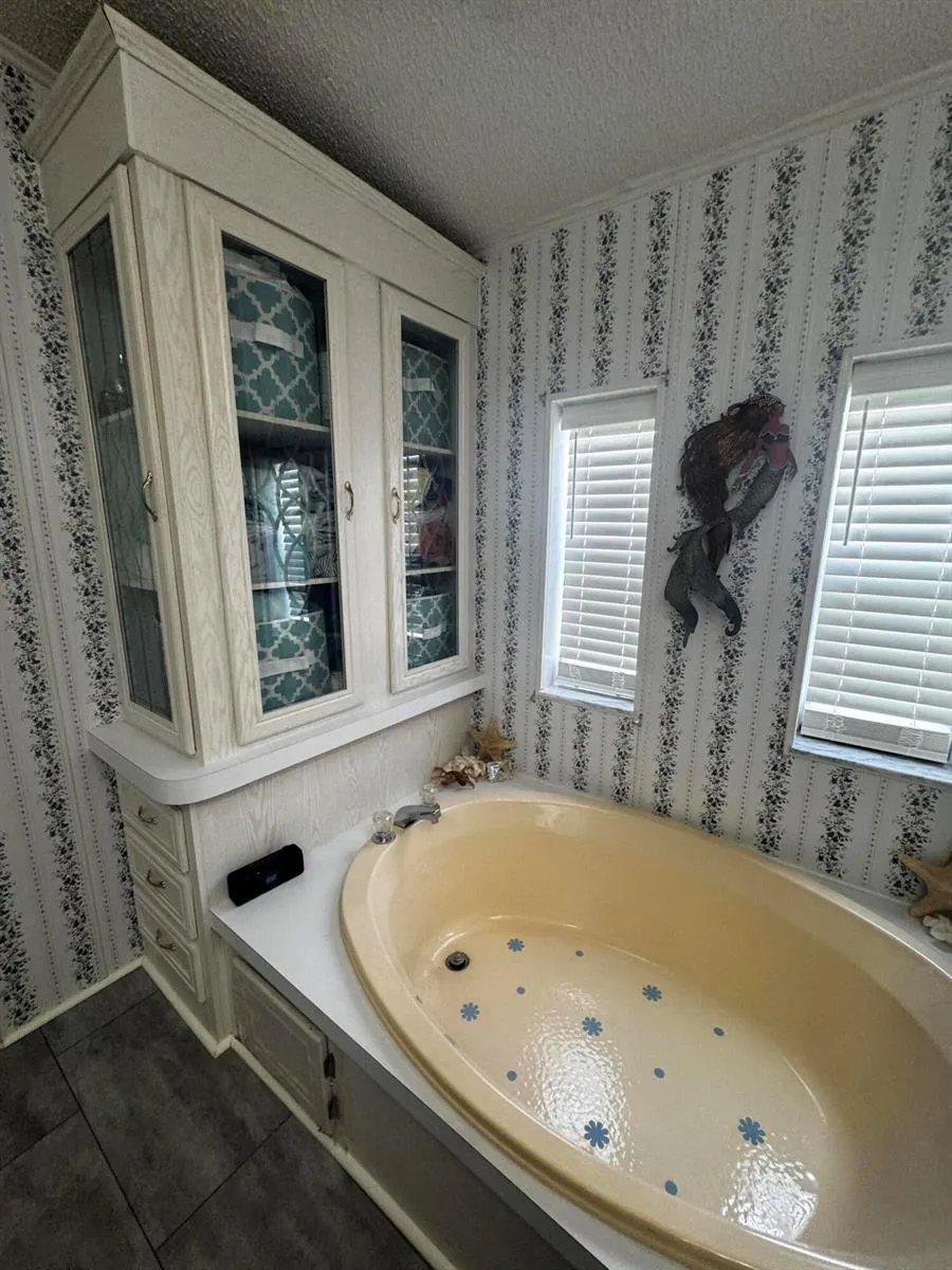 6732 Sinsonte Court Fort Pierce, FL 34951