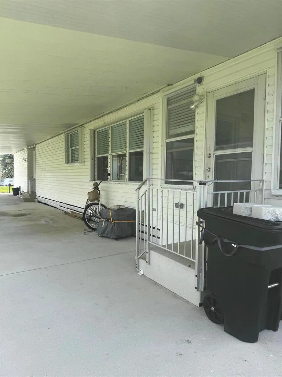 6732 Sinsonte Court Fort Pierce, FL 34951