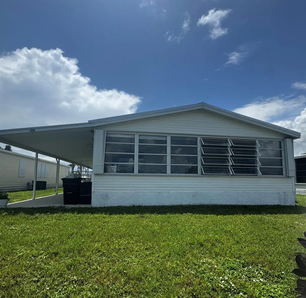 6732 Sinsonte Court Fort Pierce, FL 34951