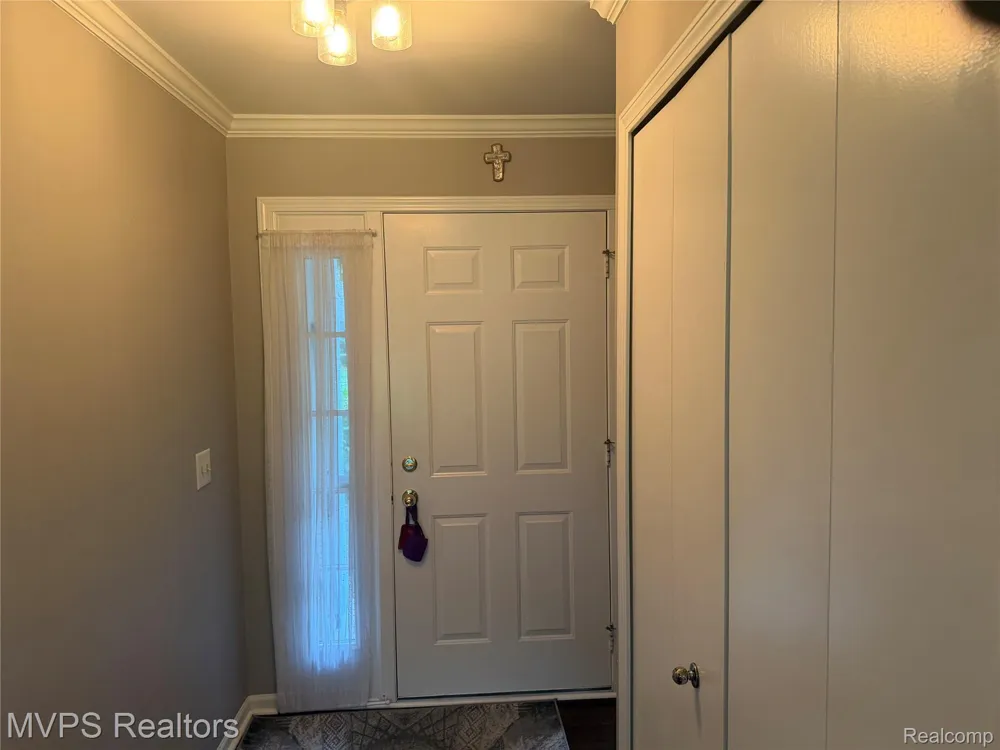 1945 Eagle Pointe #72 Bloomfield Charter Township, MI 48304