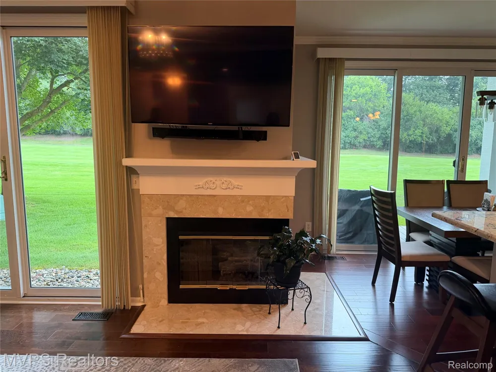 1945 Eagle Pointe #72 Bloomfield Charter Township, MI 48304