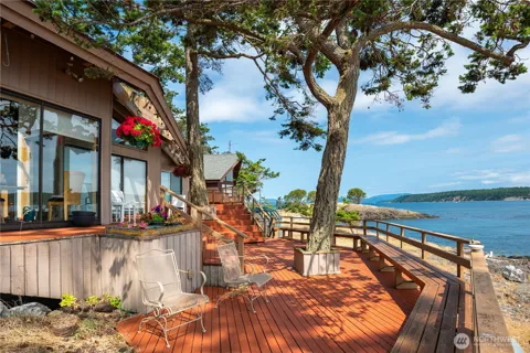 190 Island Drive