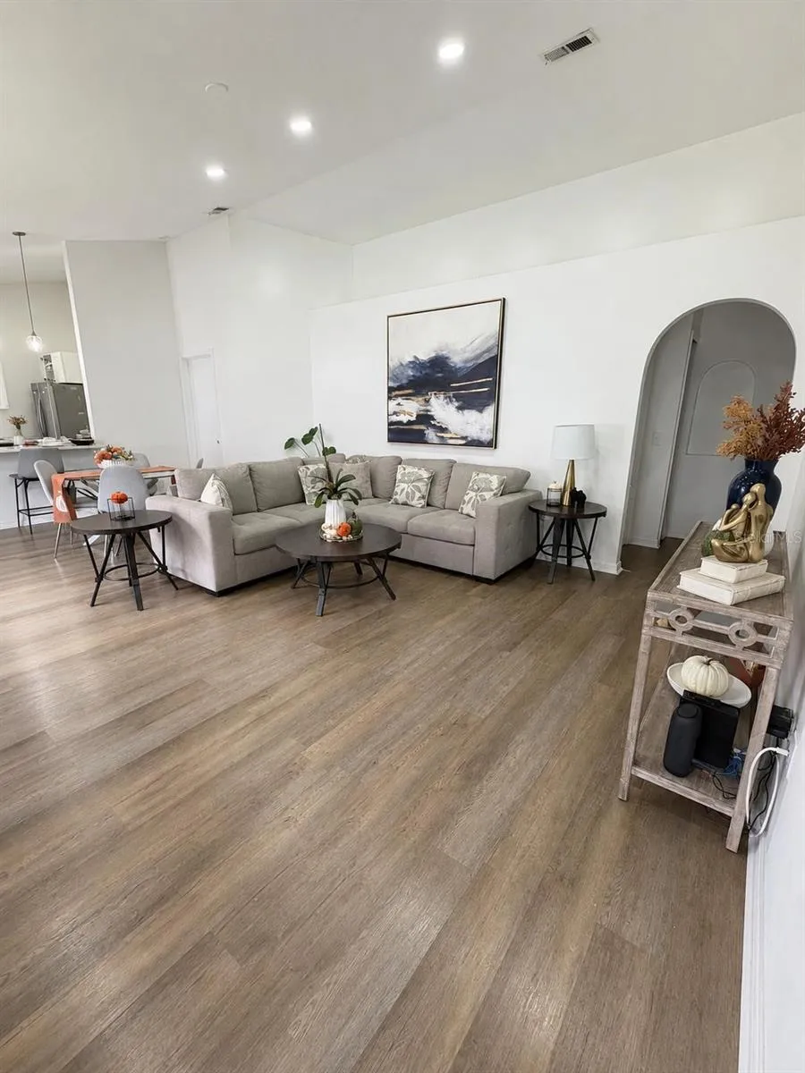 409 TALQUIN COURT Orlando, FL 32807