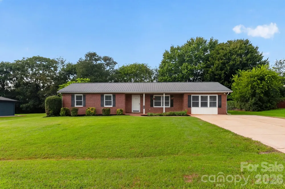 2504 Ashford Drive Newton, NC 28658