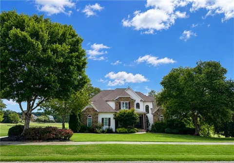 1040 Madison Lakes Parkway