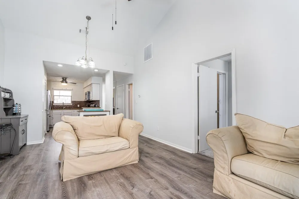 203 Lakeview Terrace #B Montgomery, TX 77356