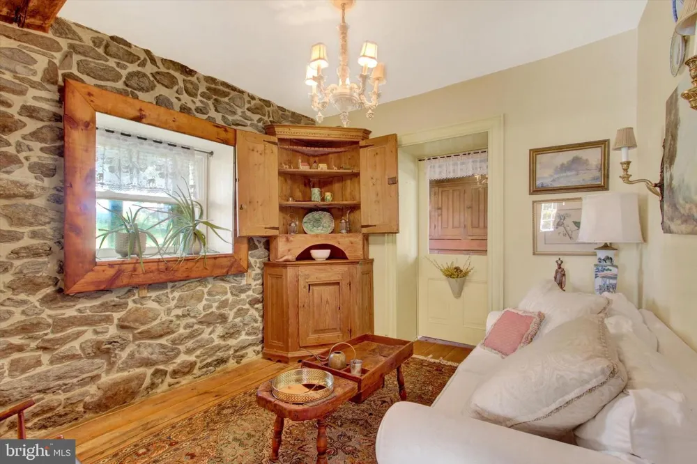 759 HOFFMAN ROAD Gettysburg, PA 17325