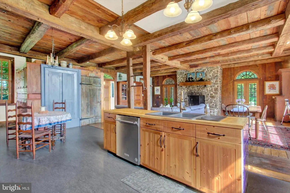 759 HOFFMAN ROAD Gettysburg, PA 17325