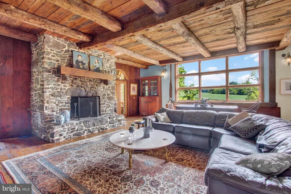 759 HOFFMAN ROAD Gettysburg, PA 17325