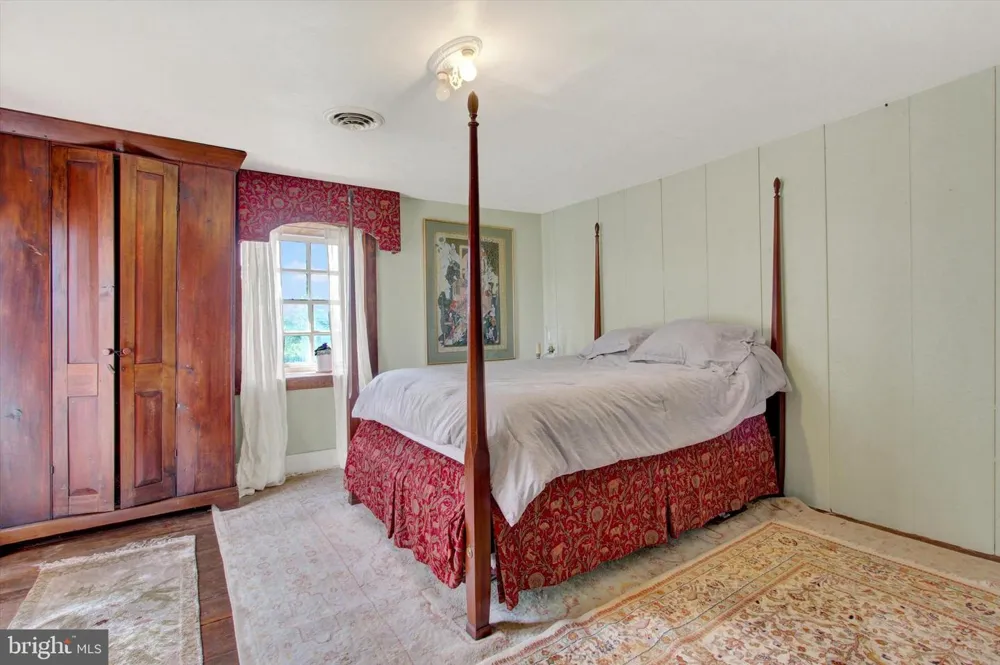 759 HOFFMAN ROAD Gettysburg, PA 17325