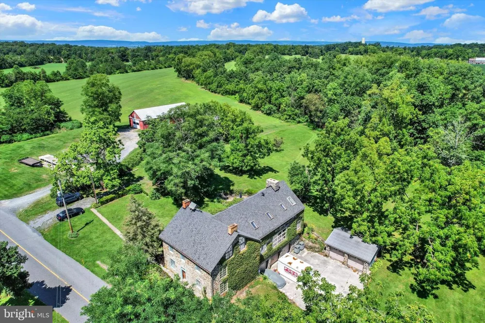 759 HOFFMAN ROAD Gettysburg, PA 17325