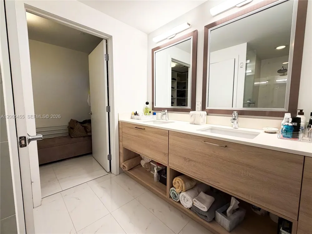 16385 Biscayne Blvd # #419 North Miami Beach, FL 33160