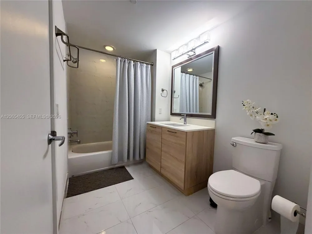 16385 Biscayne Blvd # #419 North Miami Beach, FL 33160