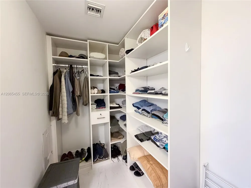 16385 Biscayne Blvd # #419 North Miami Beach, FL 33160