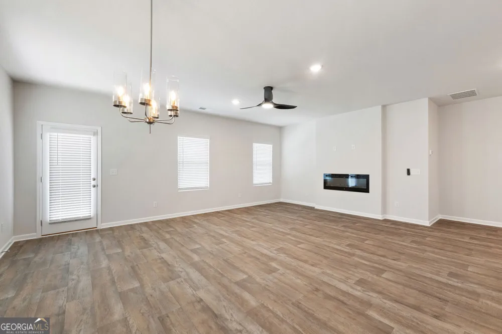 33 Faulkner CIR Social Circle, GA 30025