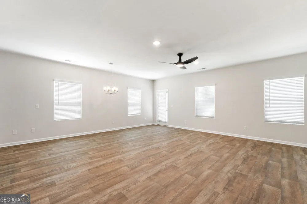 33 Faulkner CIR Social Circle, GA 30025