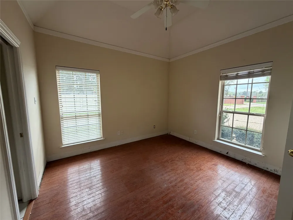 120 Burton Street Longview, TX 75603