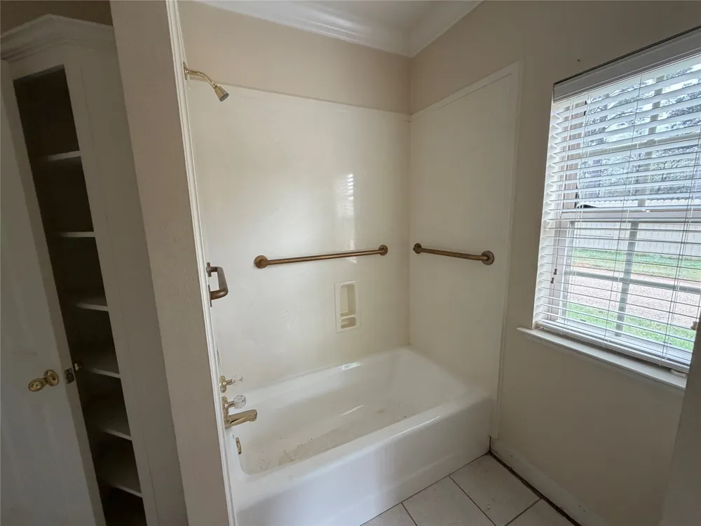 120 Burton Street Longview, TX 75603
