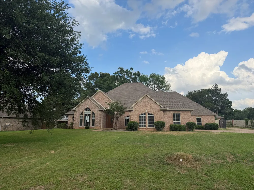 120 Burton Street Longview, TX 75603