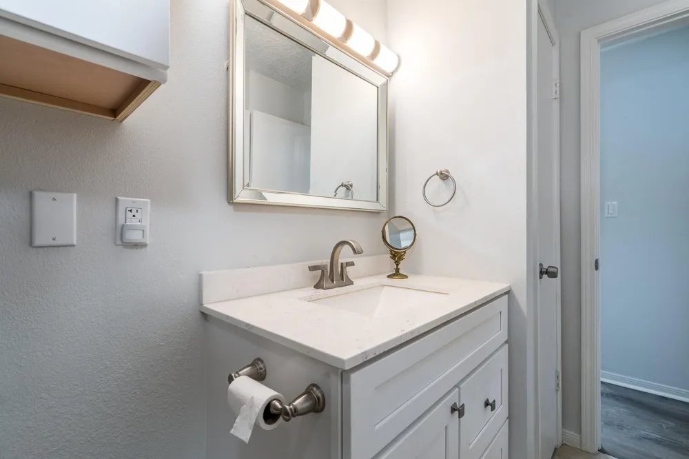 203 Lakeview Terrace #B Montgomery, TX 77356