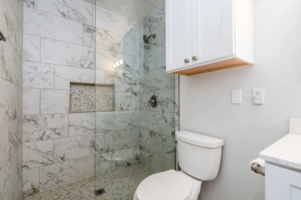 203 Lakeview Terrace #B Montgomery, TX 77356