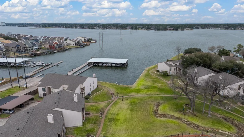 203 Lakeview Terrace #B Montgomery, TX 77356