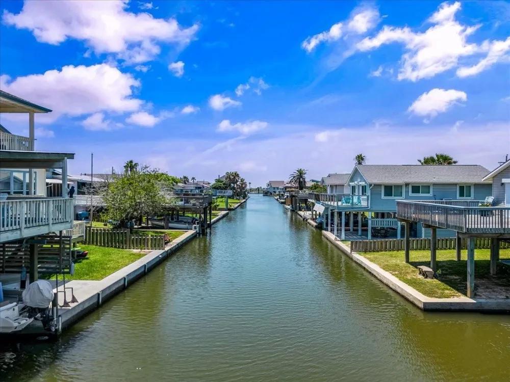 16531 Nassau Way Jamaica Beach, TX 77554