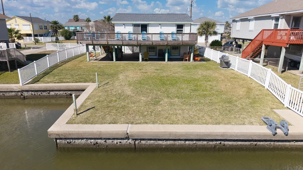 16531 Nassau Way Jamaica Beach, TX 77554