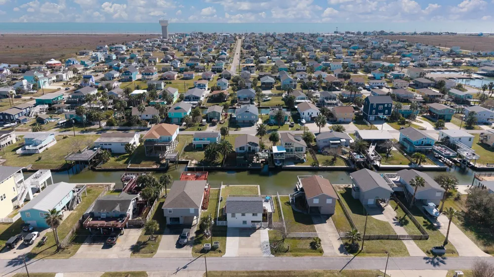 16531 Nassau Way Jamaica Beach, TX 77554