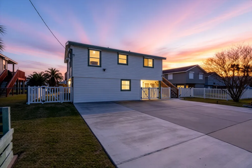 16531 Nassau Way Jamaica Beach, TX 77554
