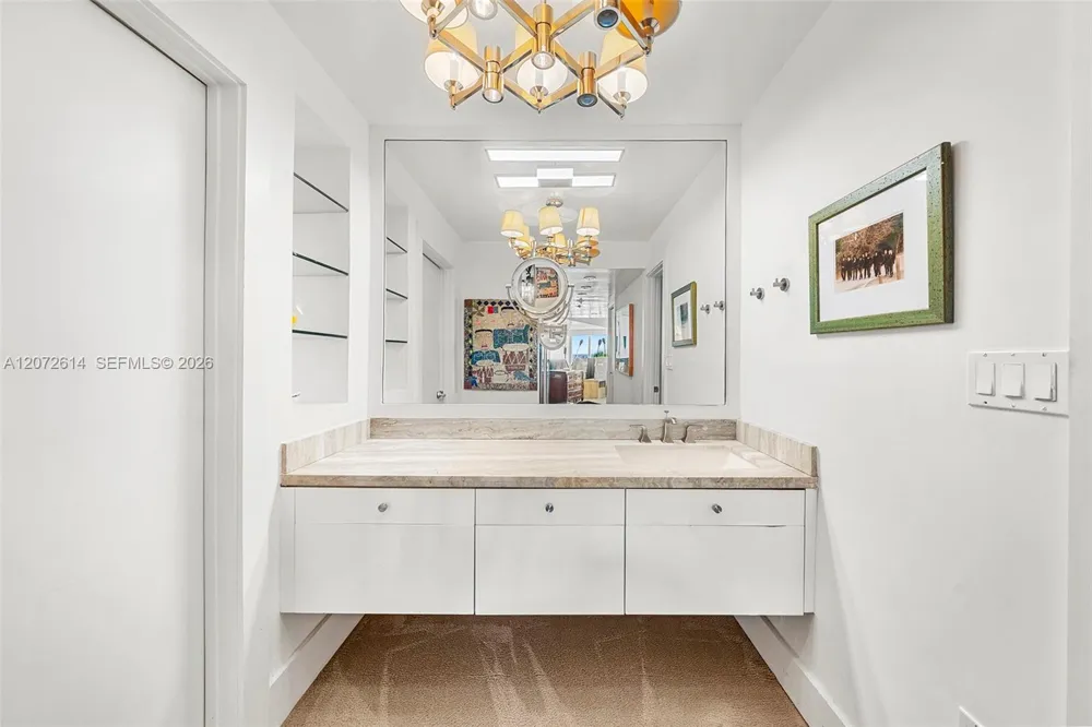600 Grapetree Dr #6BS Key Biscayne, FL 33149